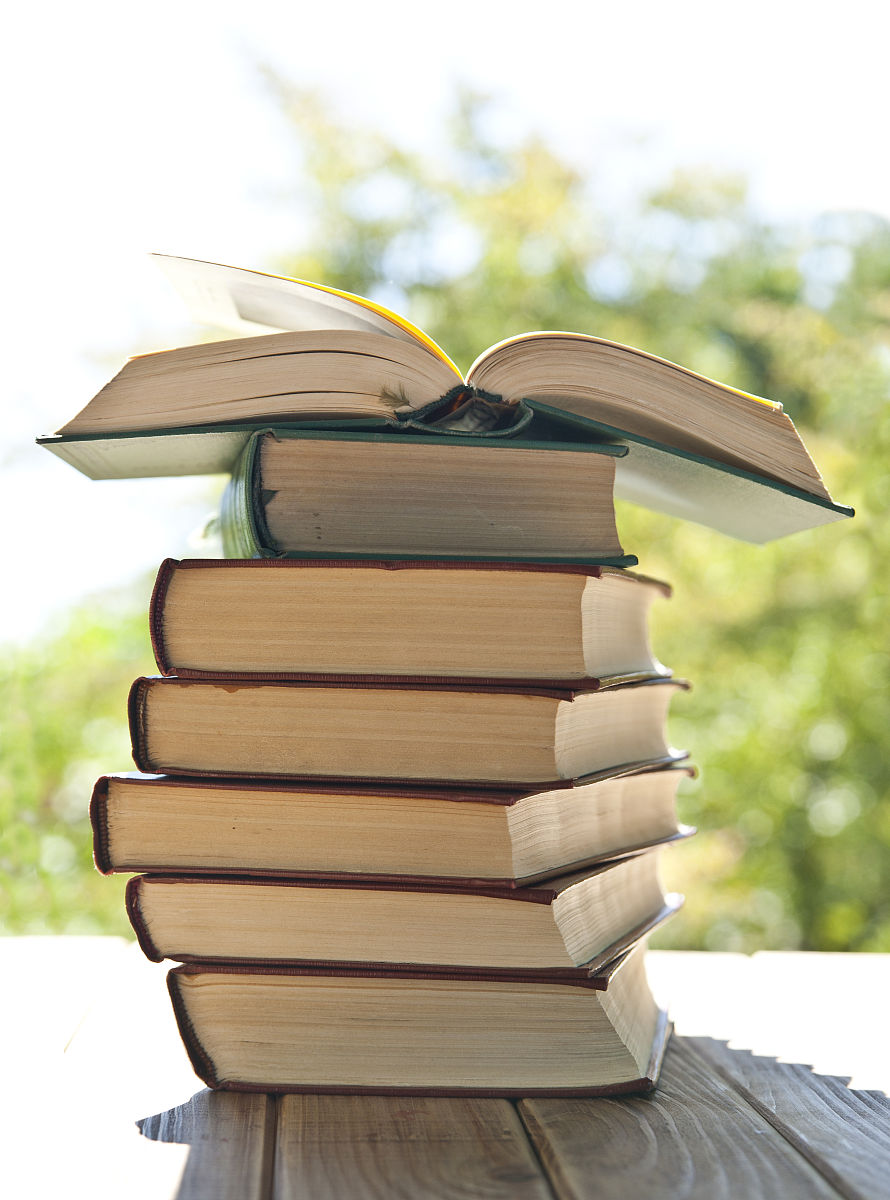 书籍是通往新世界的阶梯：阅读的益处与享受