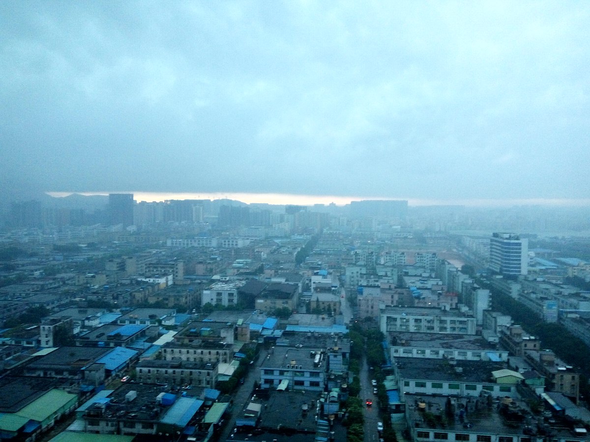 ***_***2016年5月10日上午9时许,广东深圳,持续暴雨,天空竟然出现"一