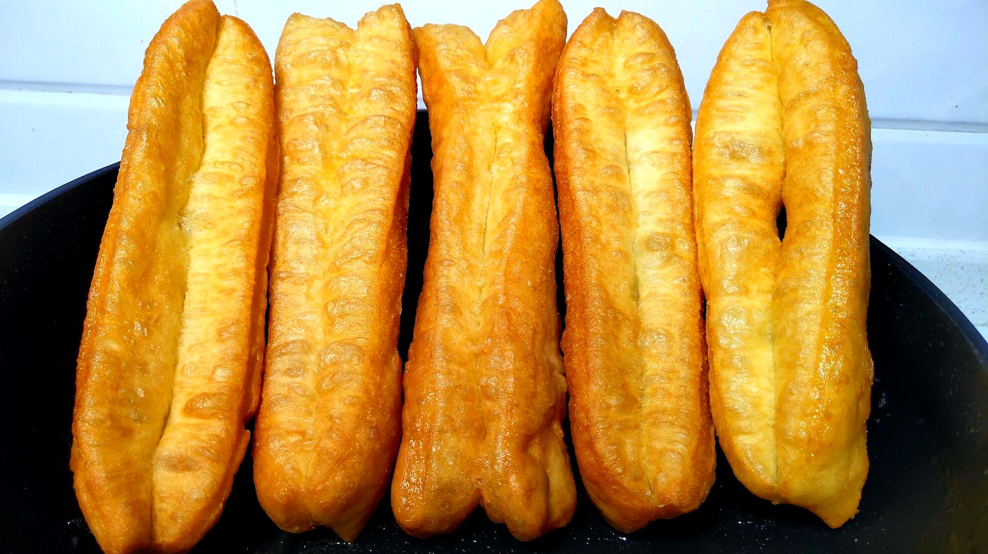 想吃油条不用出去买!掌握这个做法和配方,保证你一次成功