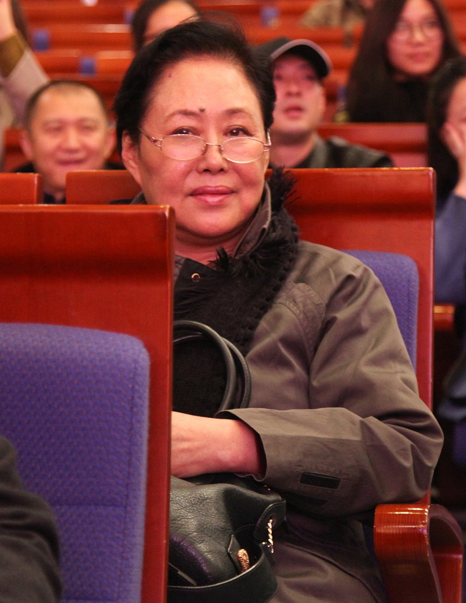 观看《驴得水》撰写一篇主题鲜明、逻辑完整、体现个人观点的感悟心得。字数不少于1200字不得抄袭。