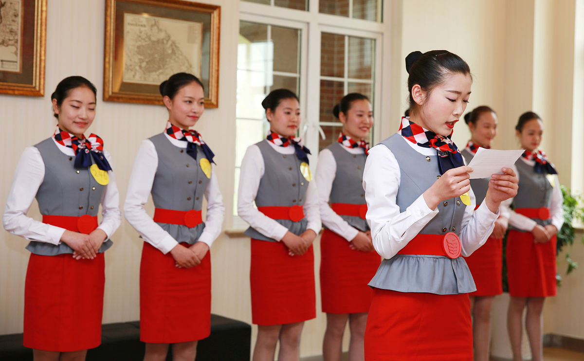 成都高铁乘务学校排名_高铁乘务专业学校有哪些-就业前景分析
