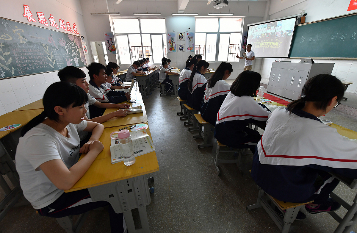 临晋职业中学教学设施：一所历史悠久学校的现代化教育环境