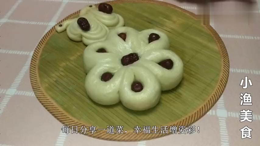 要过年了,教你做枣花馒头,暄软有嚼劲,做给家人吃很受欢迎