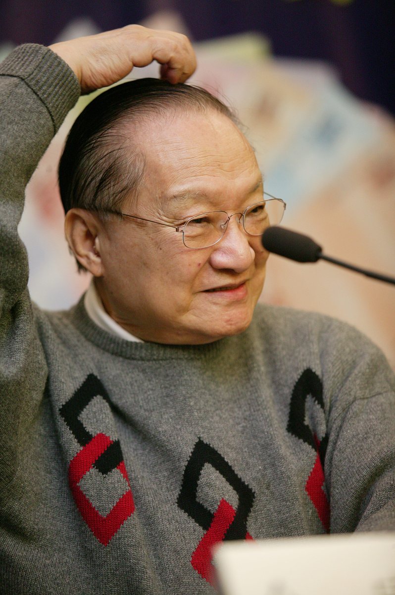 2005年12月17上午,中国南北文坛两位大侠金庸和二月河在深圳五洲宾馆