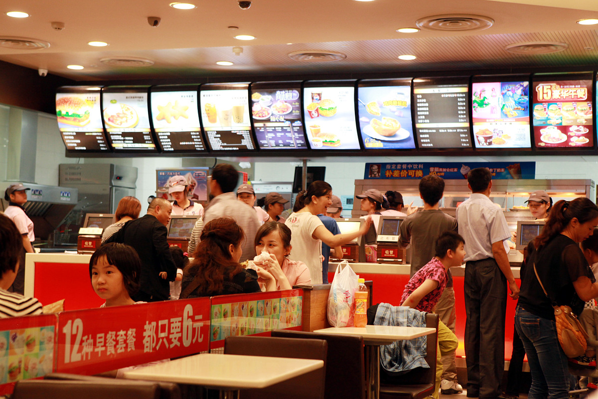 无糖食品糖水化合物含量标准：GB28050规定