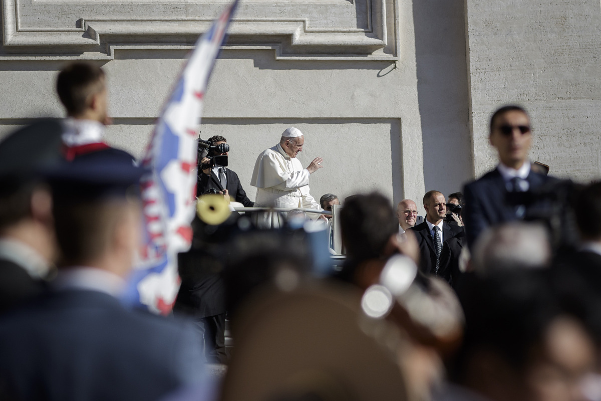联合国默哀事件：各国代表运作揭秘