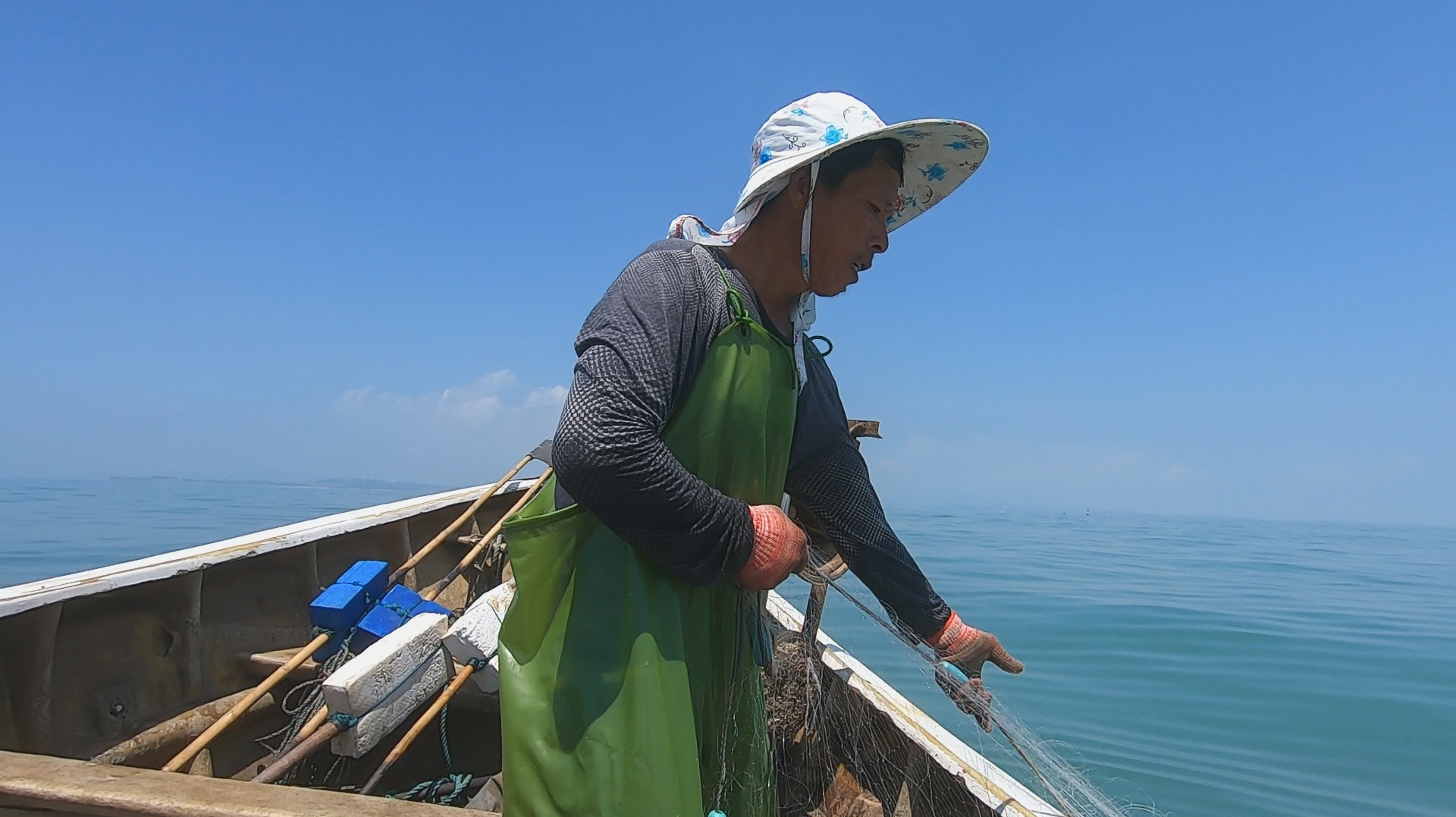 阿雄出征外海满载而归,抓到海虾极品“虾母”,九节虾都抓好几斤