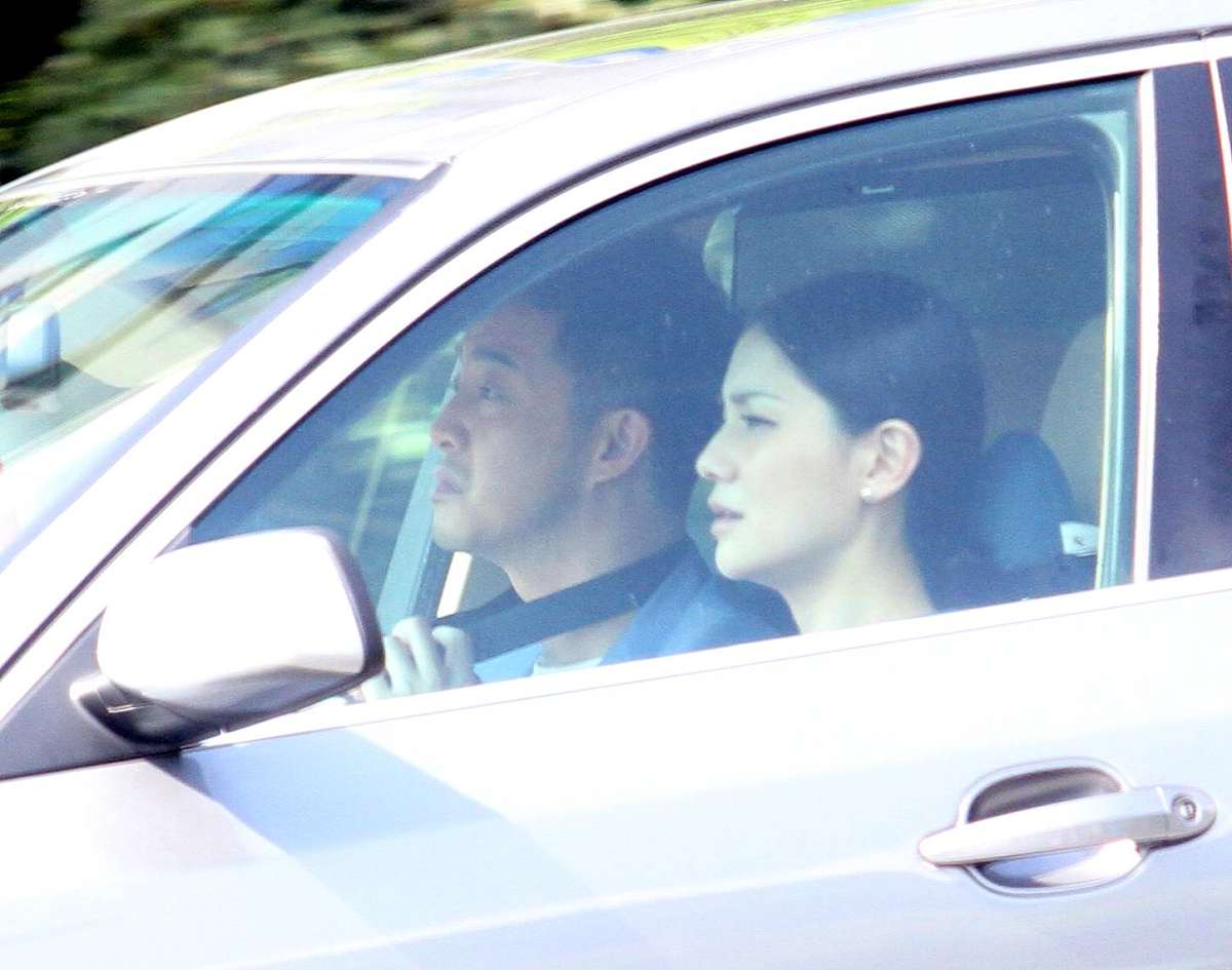 跟女朋友吵架了把我拉黑了我该怎么办？