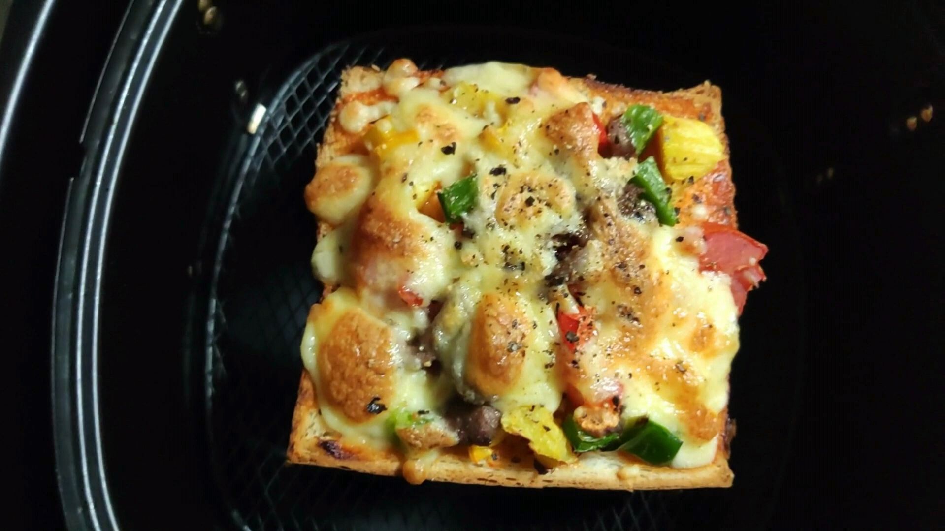 吐司面包换个新吃法,比汉堡香,比披萨好吃,不用烤箱就能做!