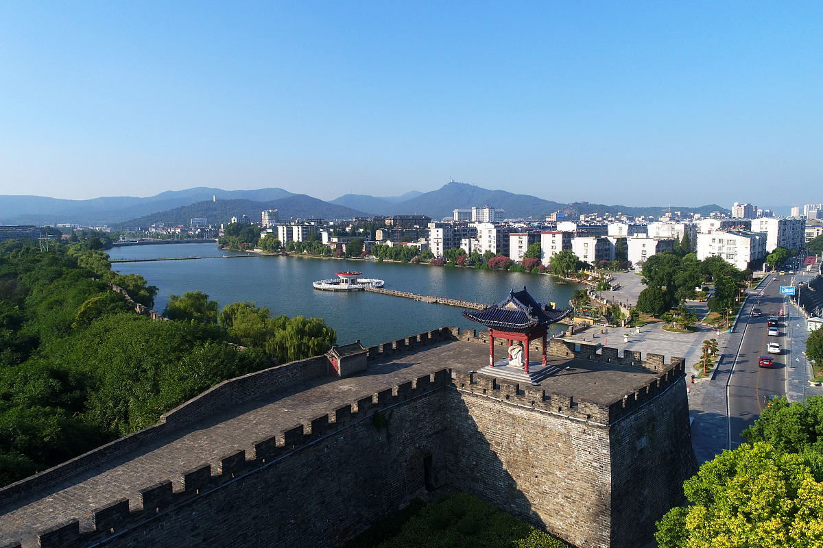 ***_***2017年7月25日,湖北襄阳,古城襄阳城市风光旖旎,南城北市,古城