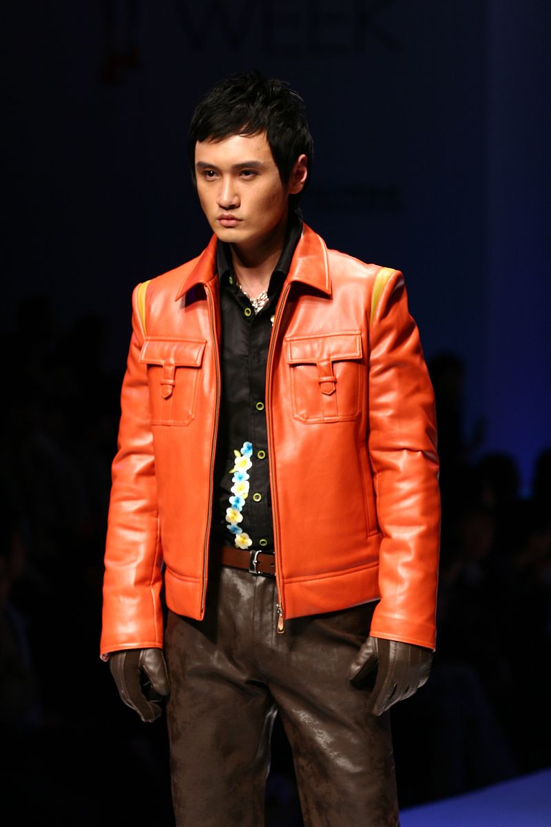 2005年3月27日,北京,2006中国国际时装周,著名品牌才子男装举行发布会