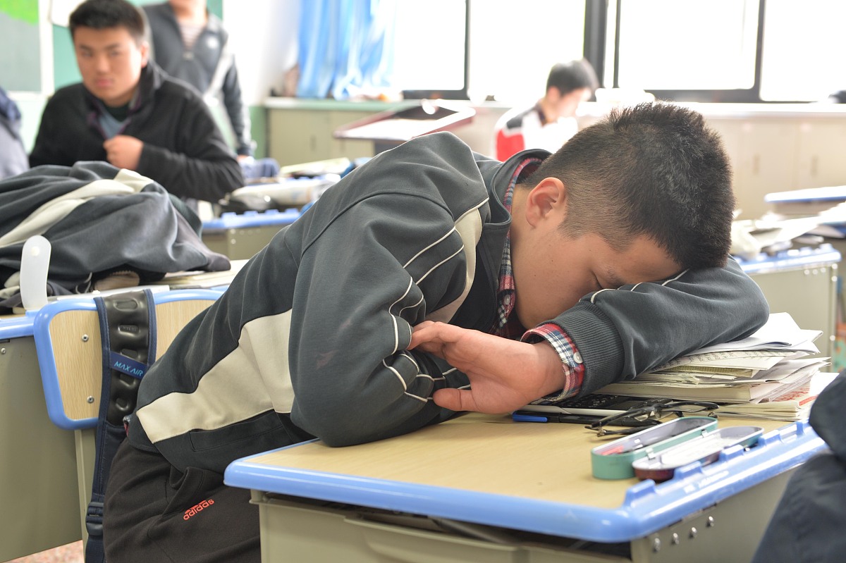 高中上中加班的弊端：影响健康、课外活动和心理