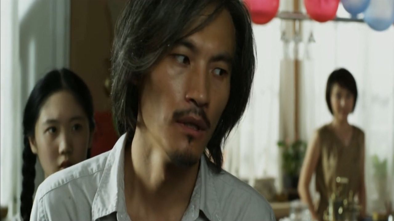 双人床条约:给老婆过生日,不料遇小三亲自上门送蛋糕,直接开砸