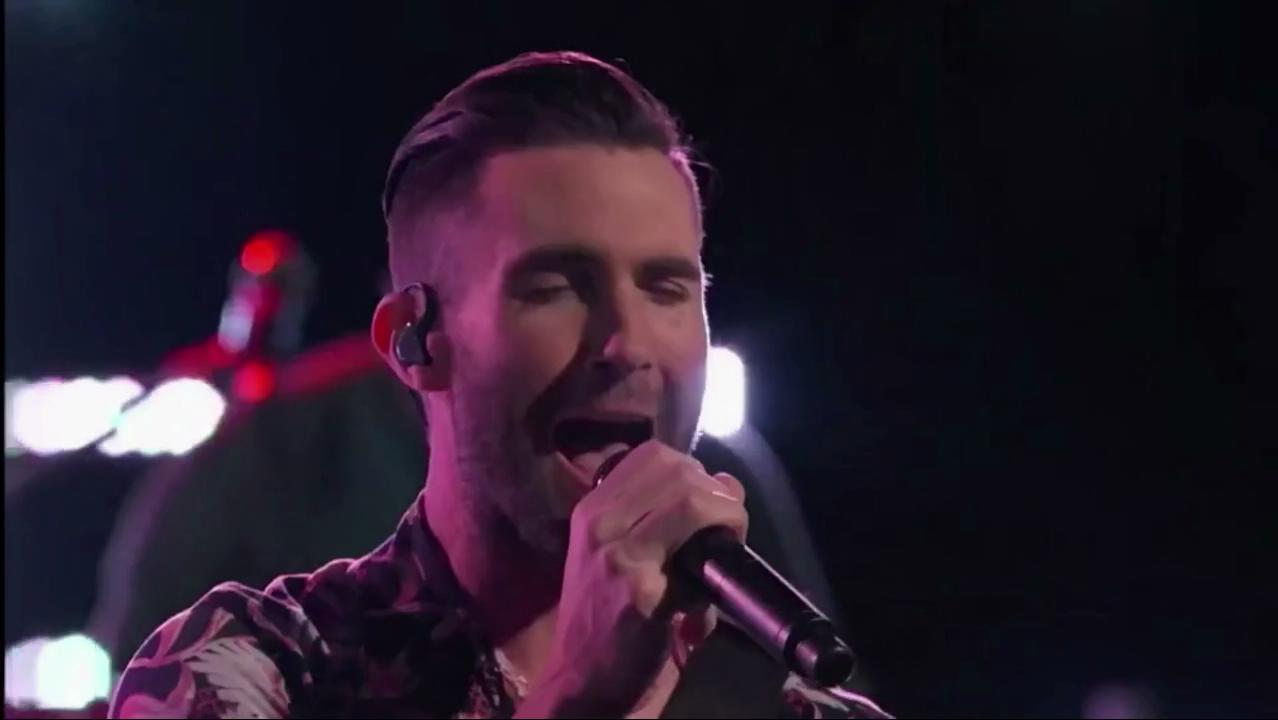 [图]Maroon 5《Sugar》美国好声音现场版,引粉丝尖叫