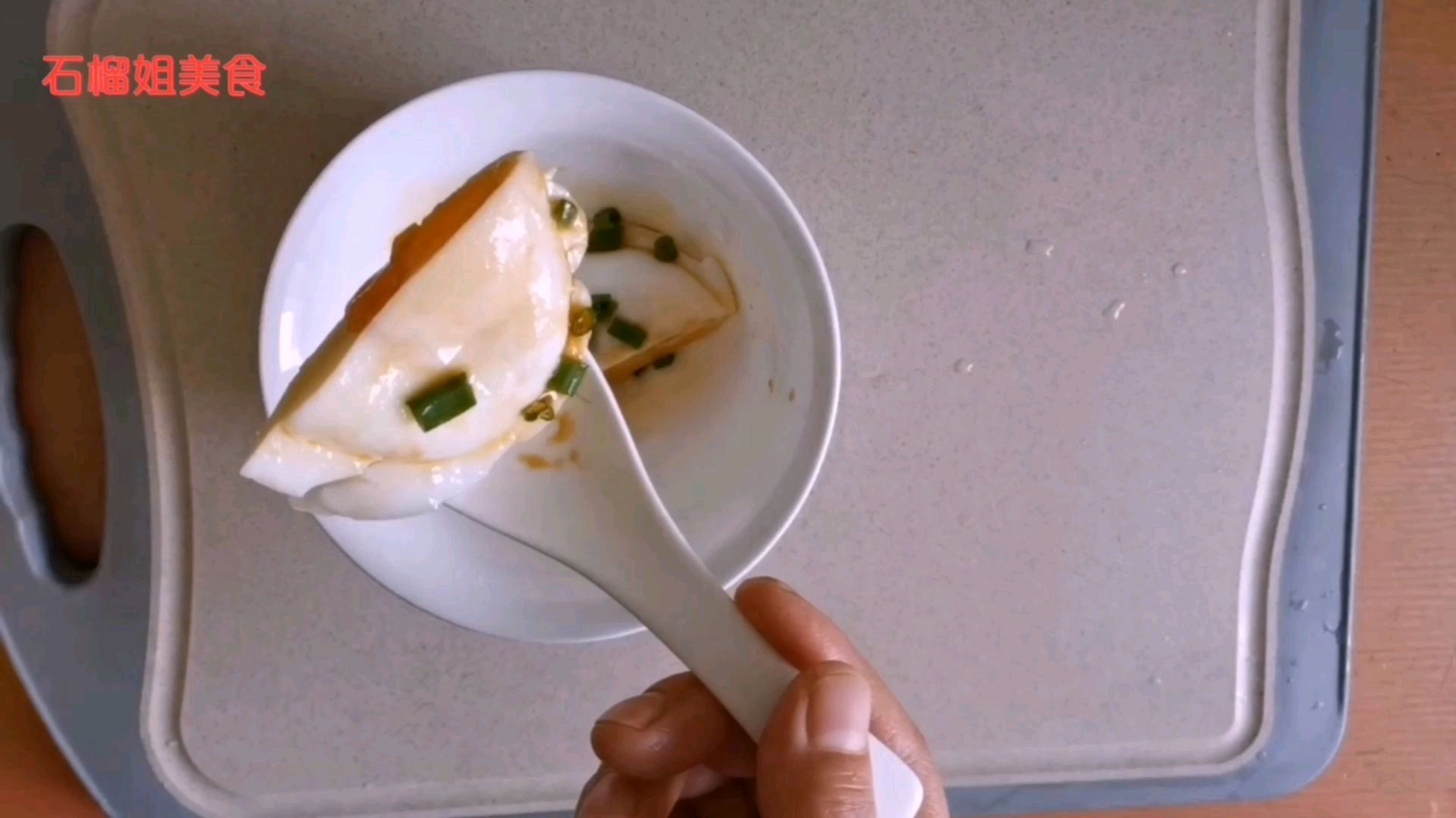 这才是荷包蛋漂亮的做法,简单省事,嫩滑Q弹