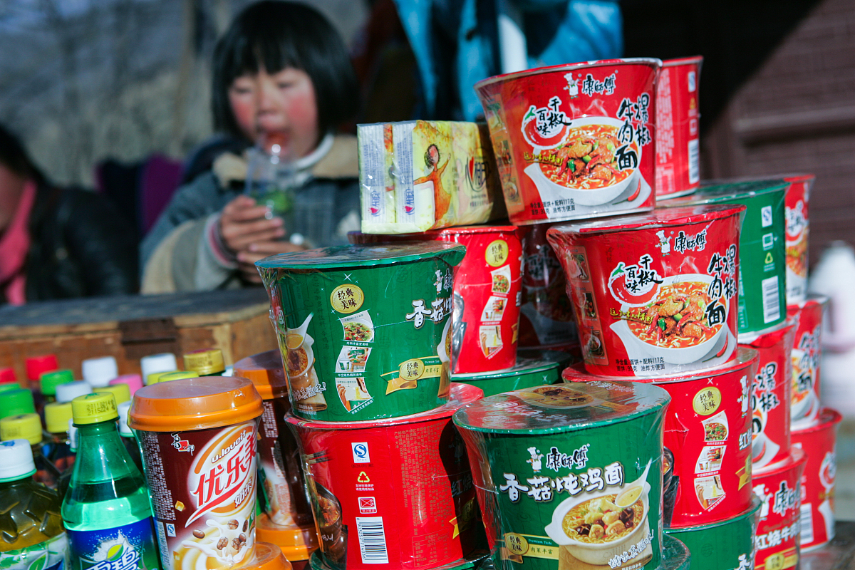 泡面进化史：从奢侈品到国民美食，承载了几代人的青春记忆