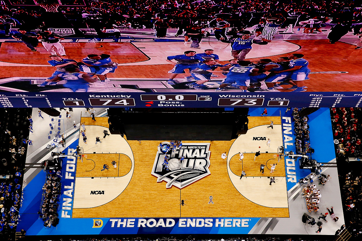 Gordon Blocks James' Game-Winning Floater with 1.1 Seconds Left