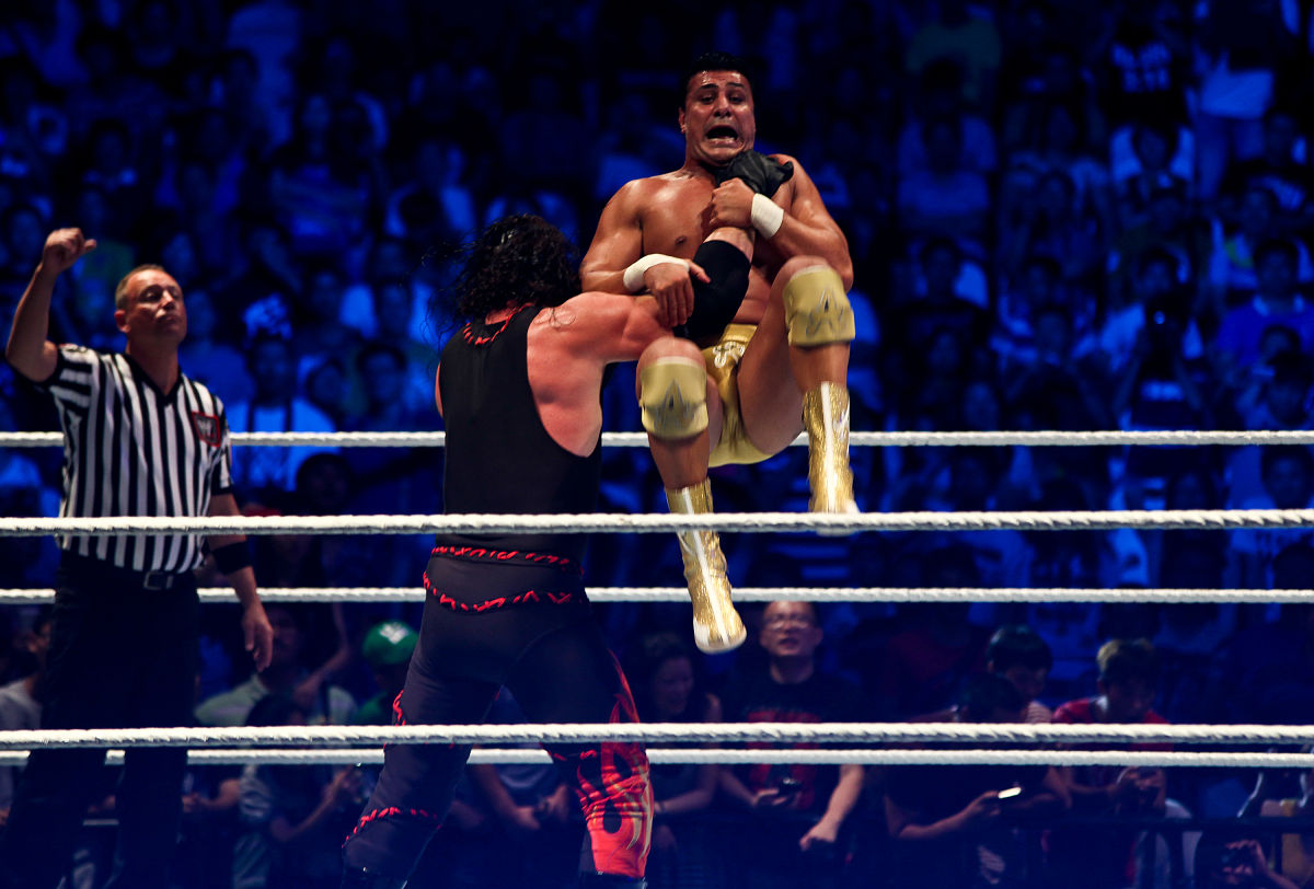 WWE 1547：无情虎 Mia Yim 凶猛突袭，力克天空之女 IYO SKY！