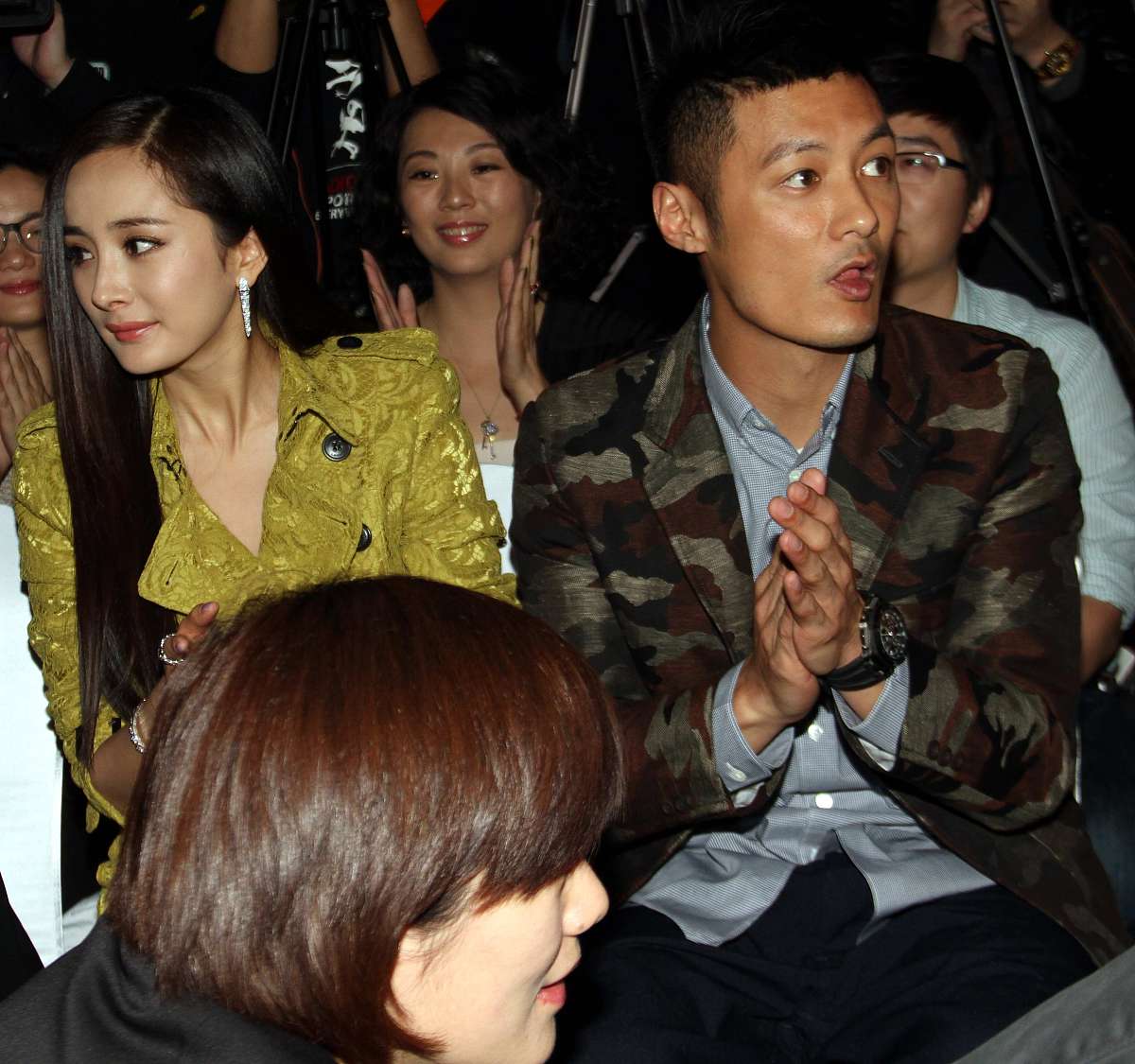 写出免费微短剧指尖看短剧的软件介绍软件特色软件亮点软件功能软件测评