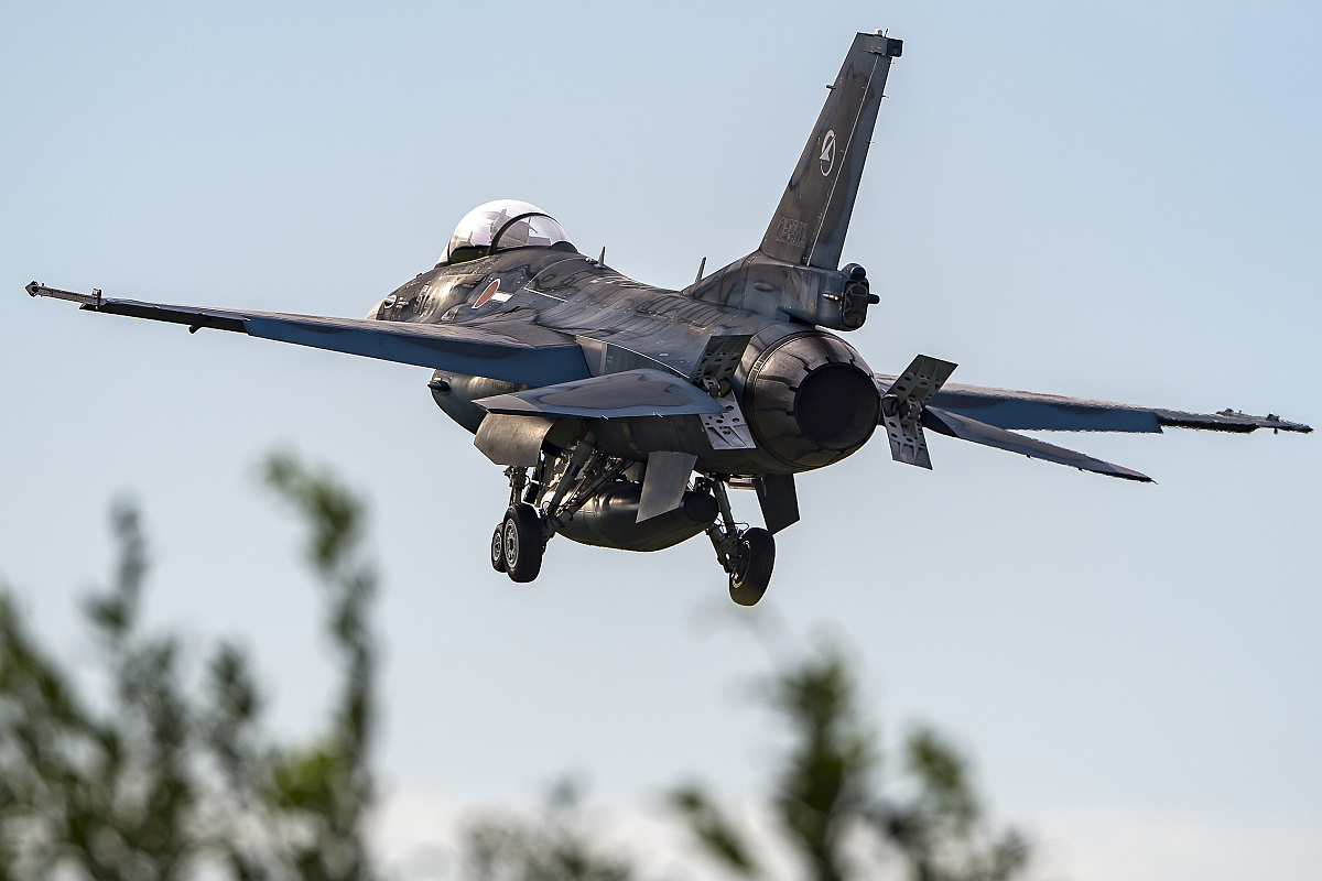 上海建桥学院航空直升机专业：开启航空梦想，成就未来