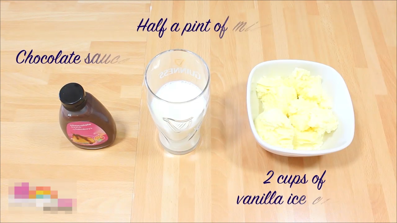 看着大厨这制作美味的巧克力奶昔 我都想扑上去吃了