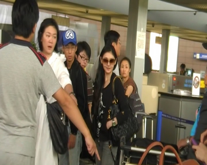 大S毁床垫事件引争议：人设崩塌，真实形象遭质疑