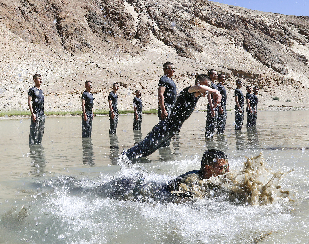部队为什么要训练游泳