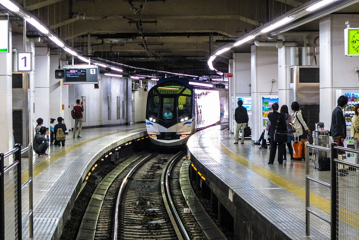 融合多元数据的轨道客流分析及建模研究——以澳门轻轨为例