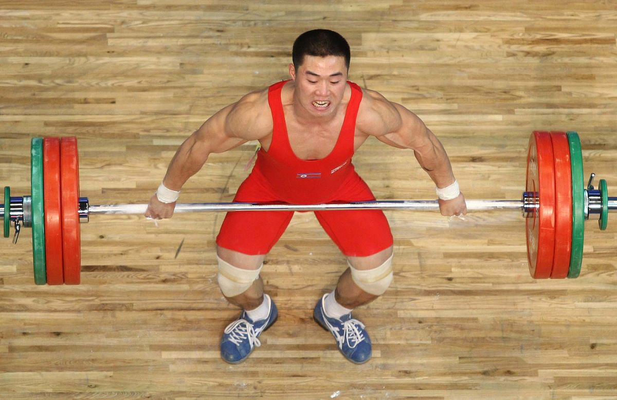 77kg杠铃深蹲300kg什么水平