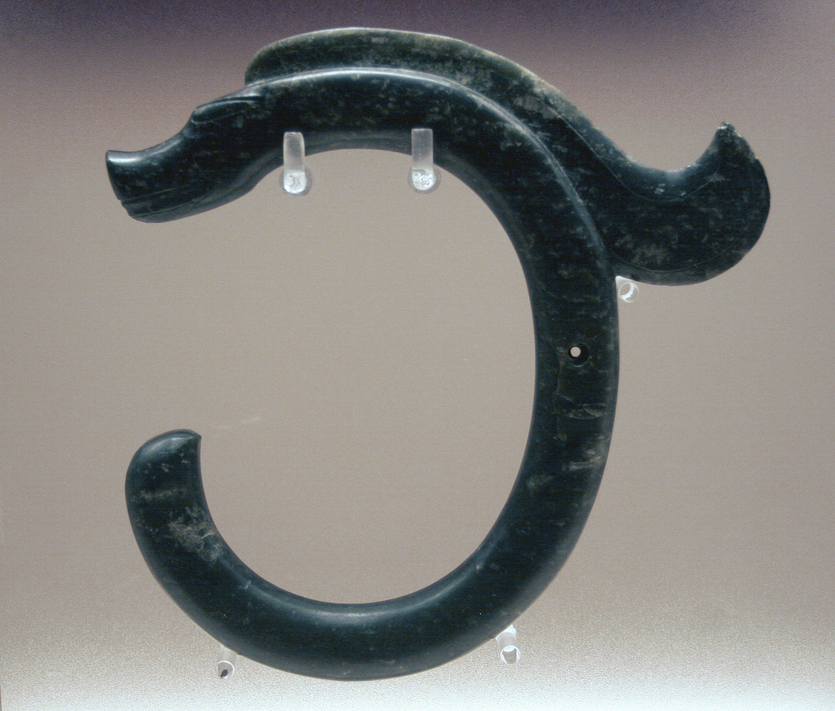 玉龙,1971年出土于内蒙古赤峰市三星他拉村的新石器时代红山文化(距今