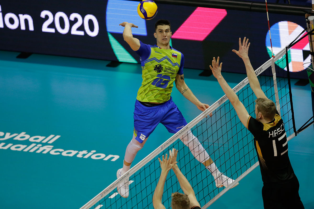 VLJ 可以组成什么单词？