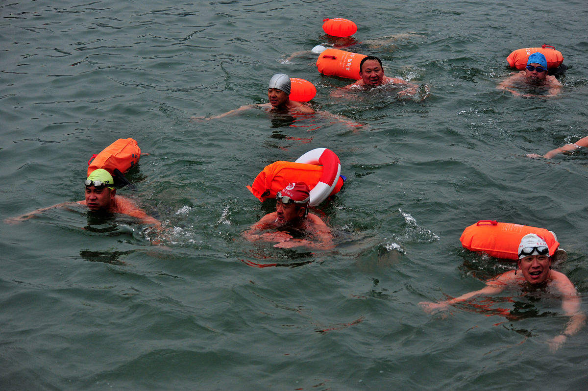 中国人好像一辈子都泡在水里文案