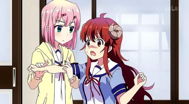 羊角面包加蛇皮管尾巴，这就能当街角魔族？魔物门槛真是越来越低