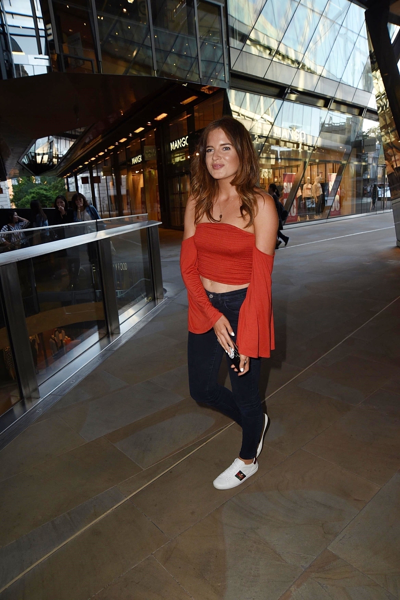 抖音台球厅宣传视频台词：50字左右的热门文案