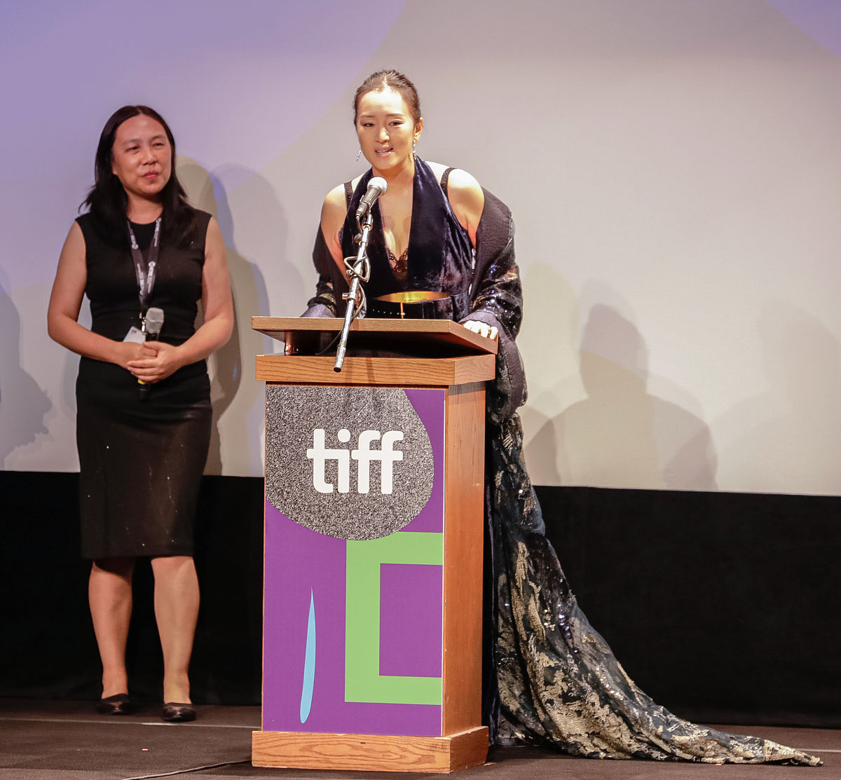 好的电影或电视剧的5大特点：剧情、角色、拍摄、音乐、主题