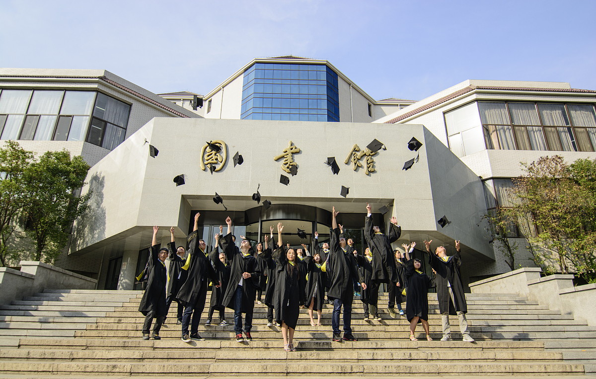 2016年05月10日,北京交通大学,毕业生拍毕业照.***_***北京交通大学图