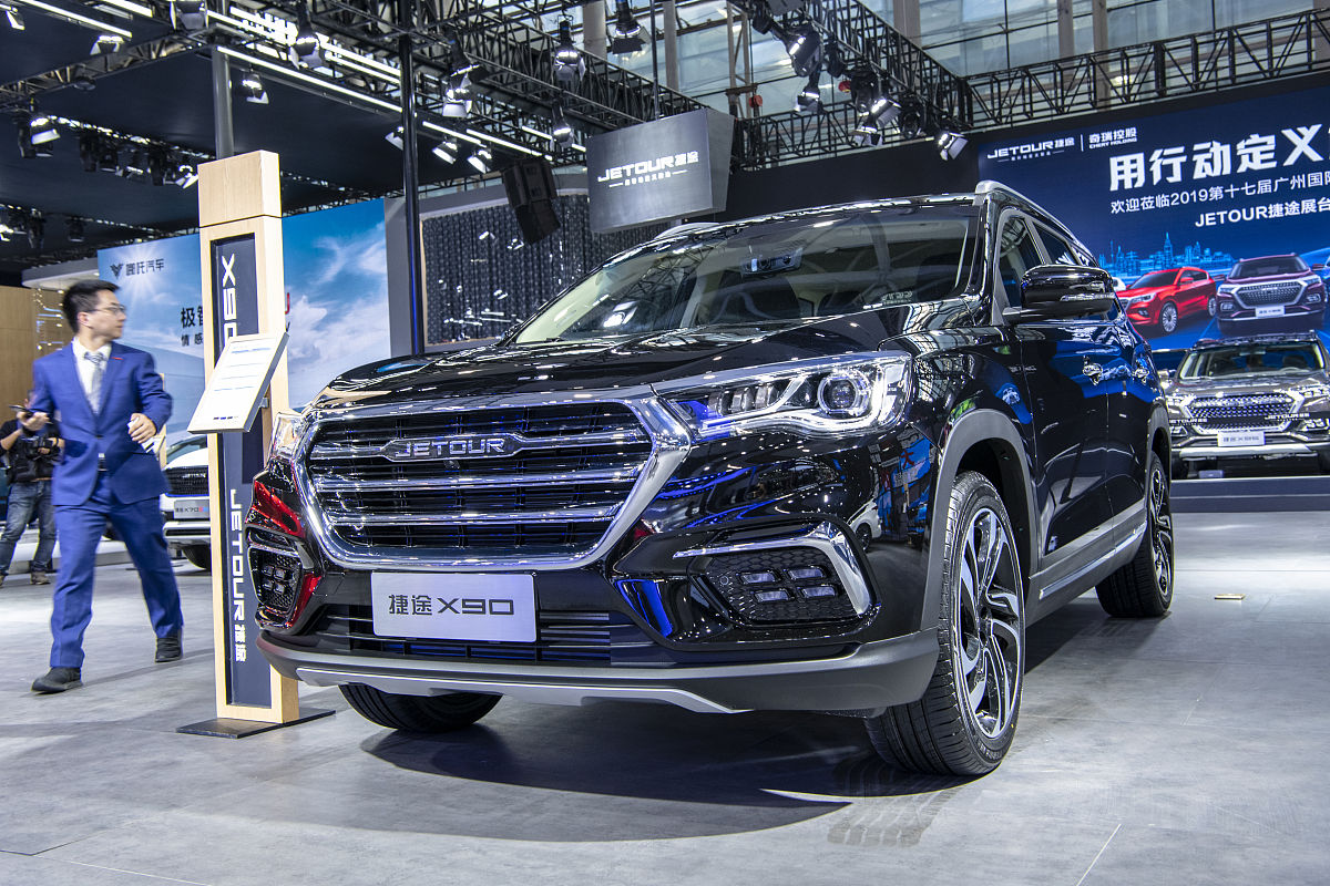 江铃集团生产的乘用车车型和商用车车型分别有哪些具体的型号