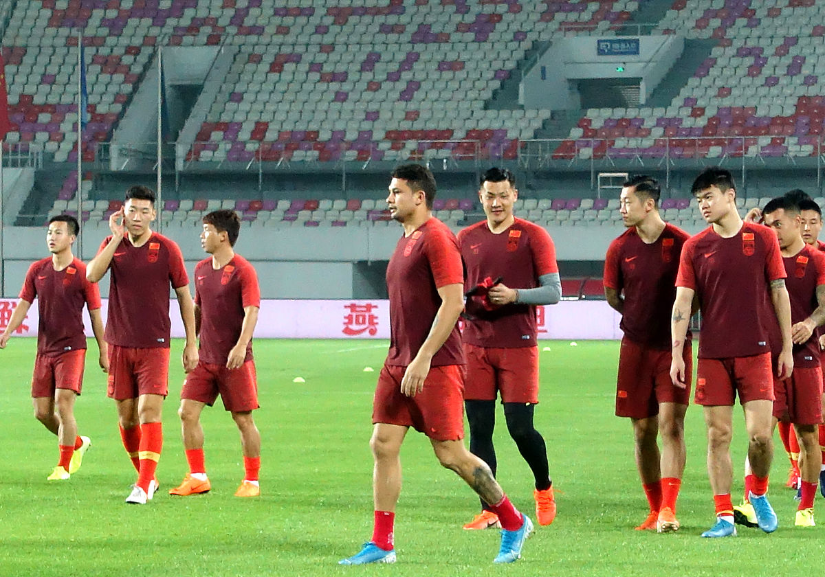 国足2:0胜越南！黄健翔：结果完美，过程完败！