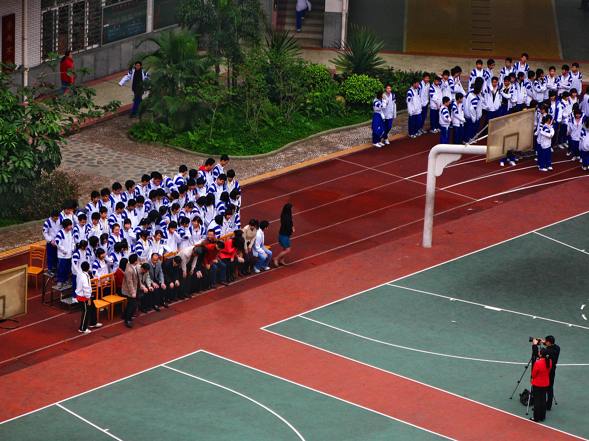 ***_***2009-03-10,广州,越秀区,一间中学的初中毕业生与学校老师拍合