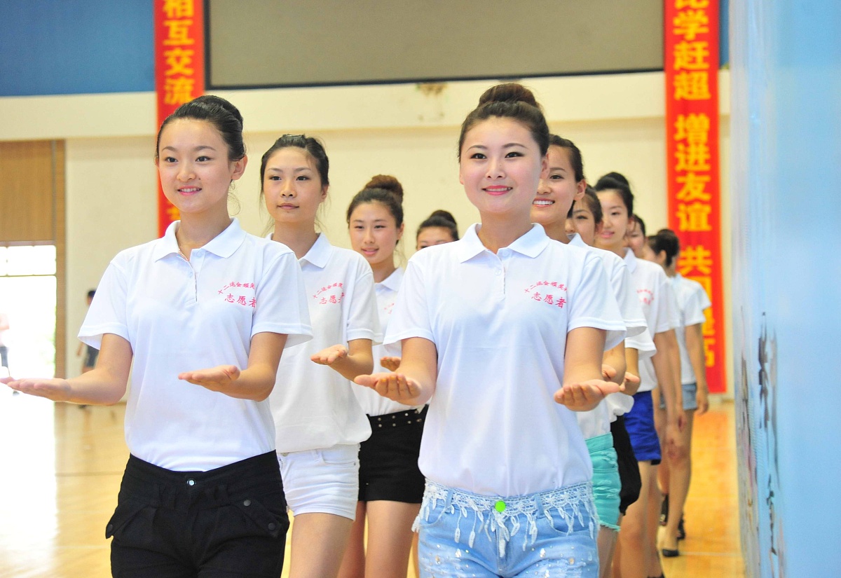 成都华夏旅游商务学校服装制作与生产管理专业：课程设置及发展前景