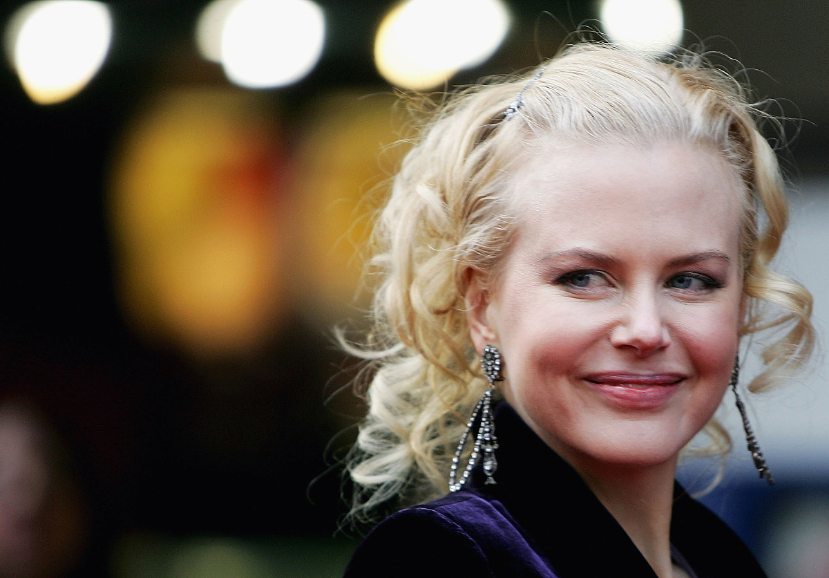 英语翻译：P豆、饰品奖励、转盘抽奖记录