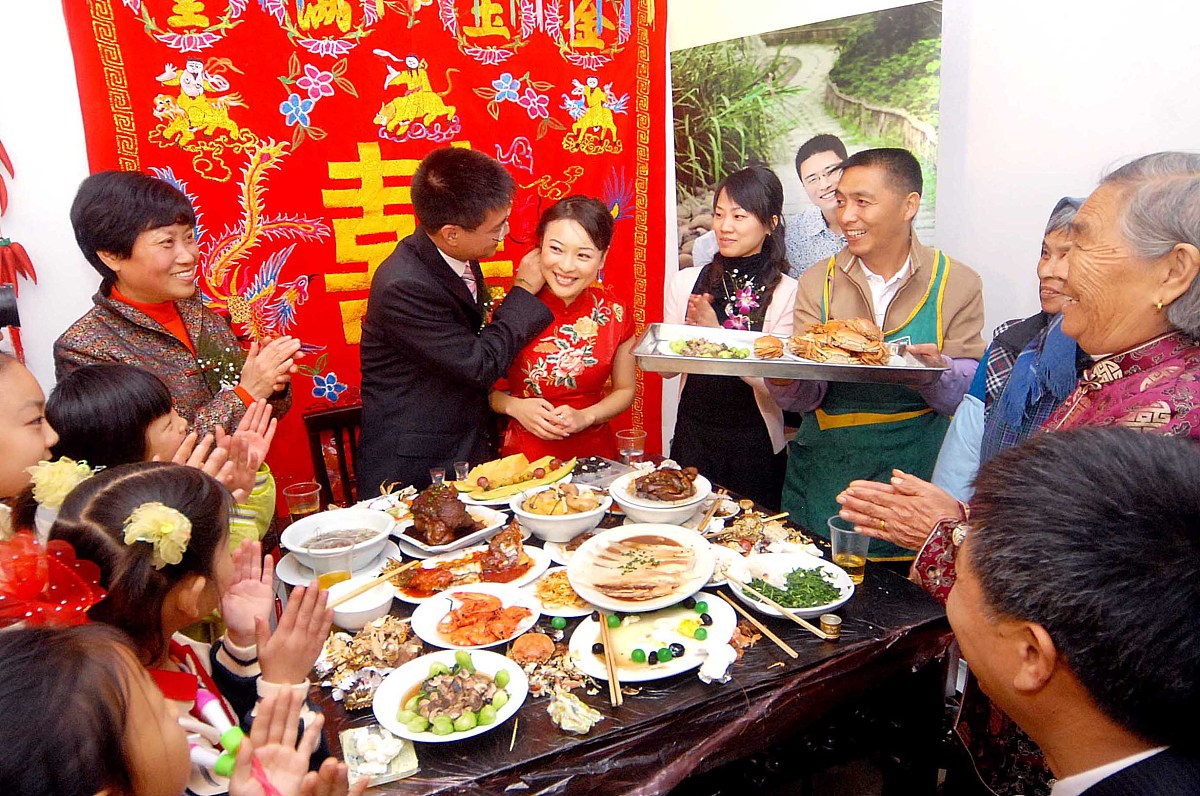 给老人办宴席：长寿宴 vs 耄耋宴，怎么选才好？