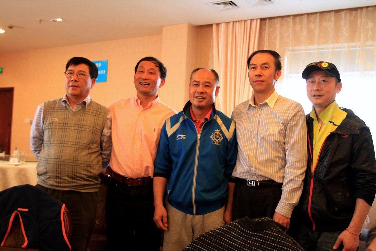 2013年4月8日,中国上海,前中国体操队总教练张健率