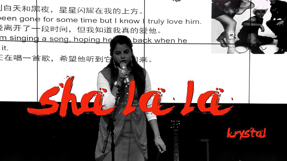 [图]外国留学生酒吧翻唱经典丹麦歌曲《sha la la》,重温经典歌曲