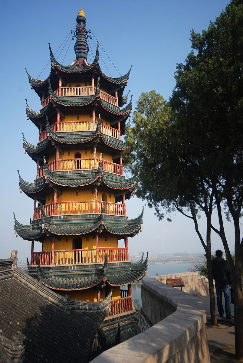 湛江市旅游职业技术学校热门专业推荐：酒店管理、旅游规划与管理等