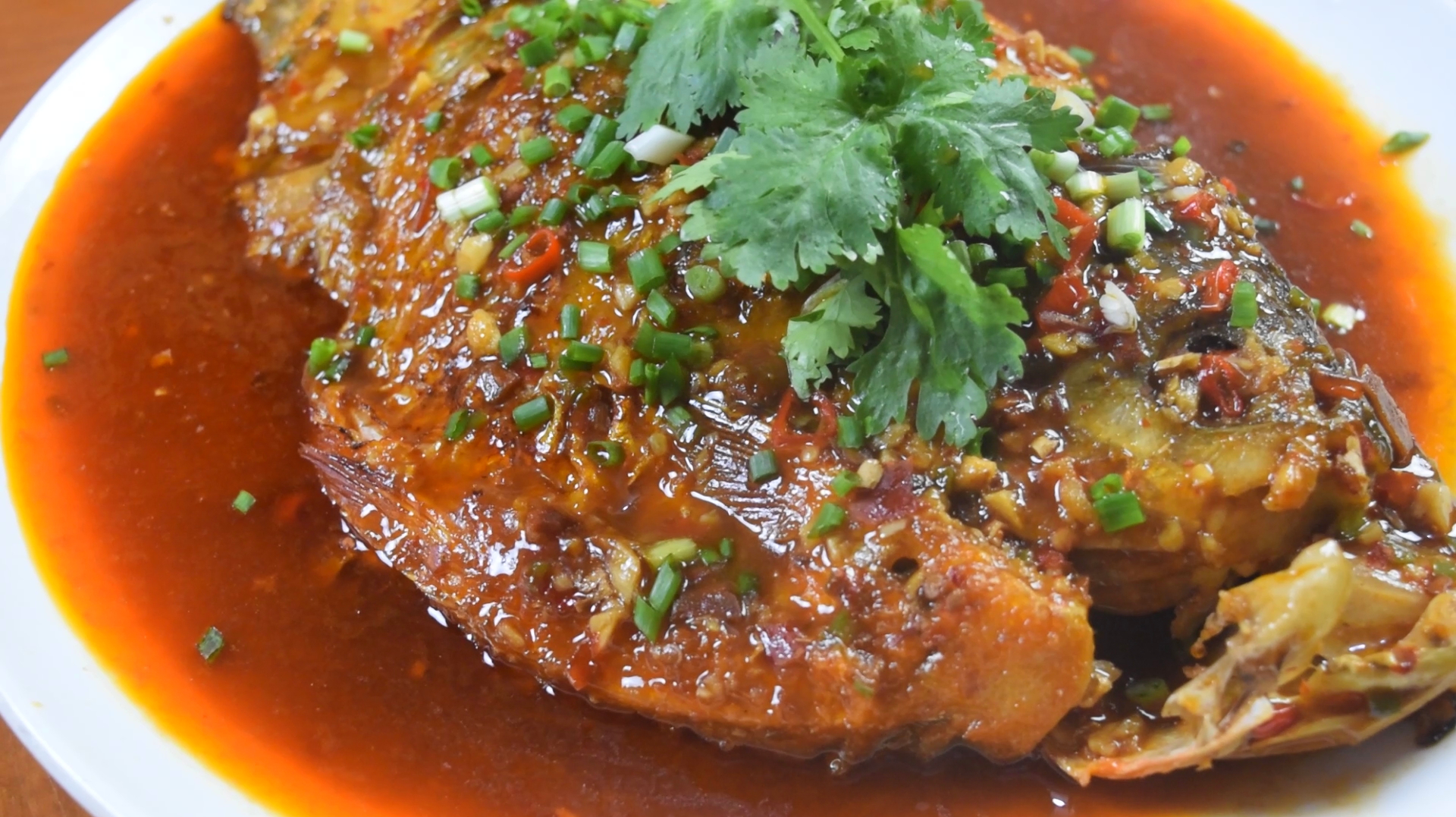 鲳鱼这样做很好吃,配料简单,做法简单,厨房小白都能完成!