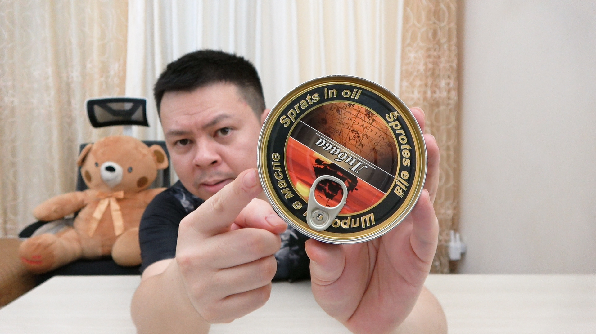 试吃“鲱鱼罐头”,真的很好吃,这才是真正的鲱鱼罐头