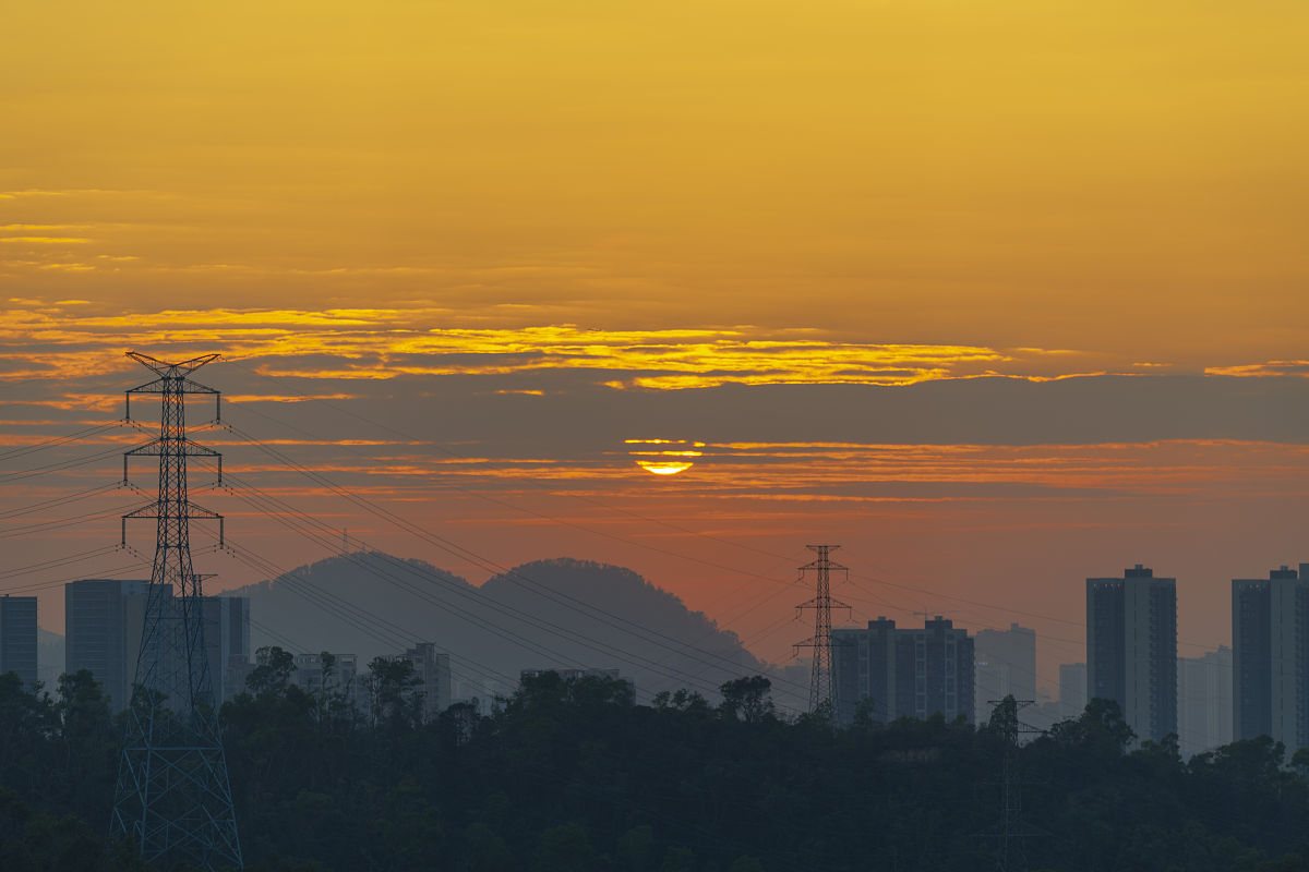 2019年3月11日,深圳,夕阳下的上水径.