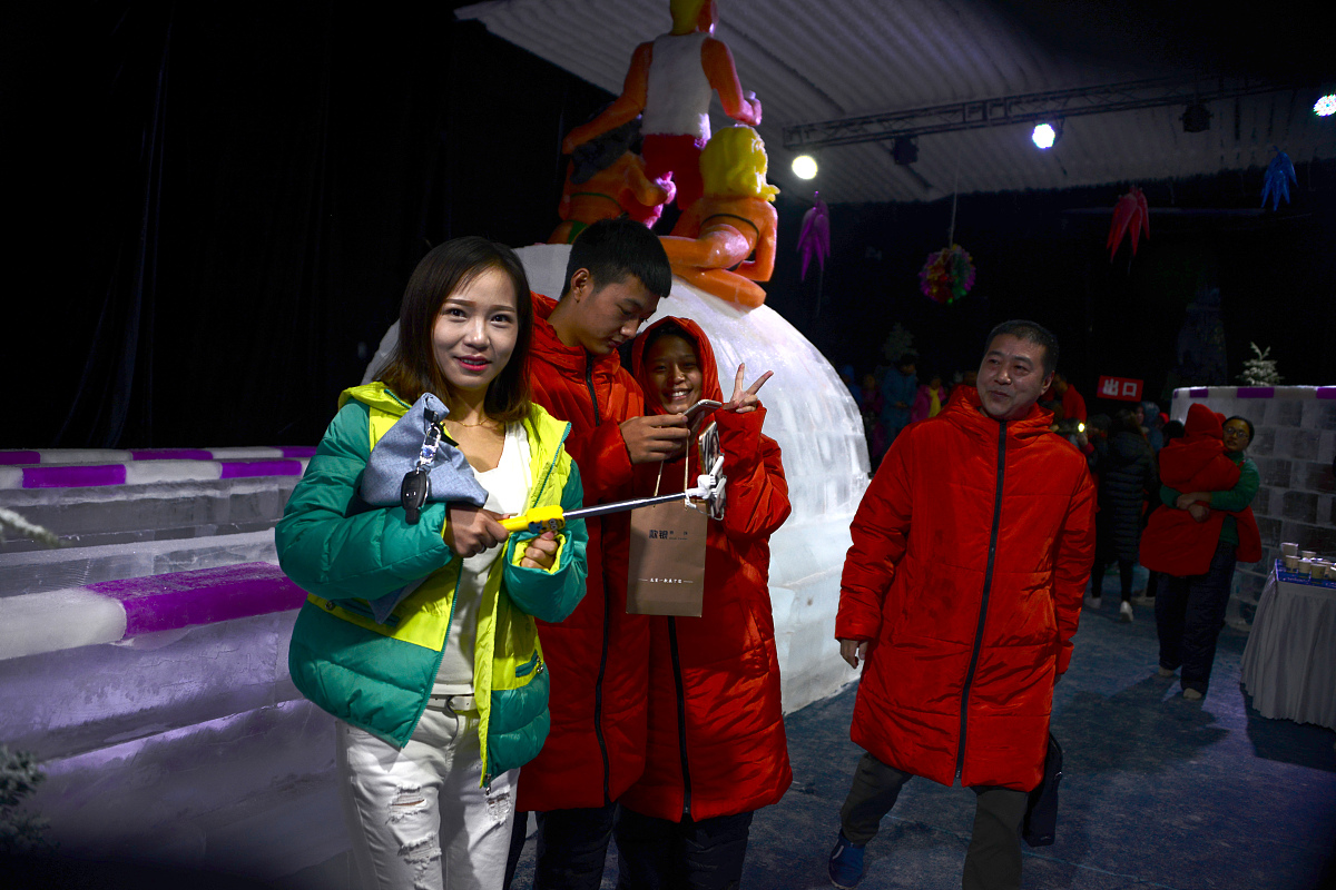 怎么幽默请朋友在外面吃饭