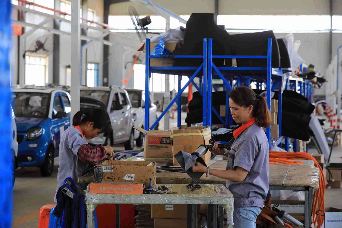 探秘汽车座椅生产车间：揭秘高品质座椅背后的匠心工艺